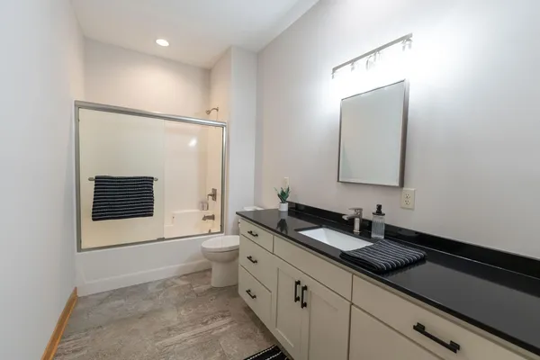 $950,000 | 56814 402nd Avenue, Mazeppa, MN 55956