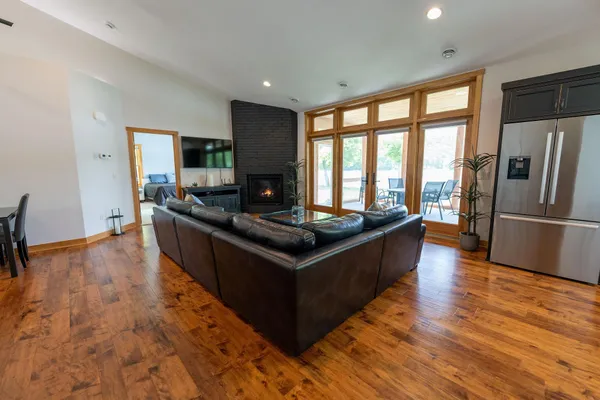 $950,000 | 56814 402nd Avenue, Mazeppa, MN 55956