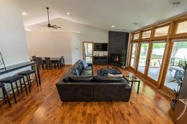 $950,000 | 56814 402nd Avenue, Mazeppa, MN 55956