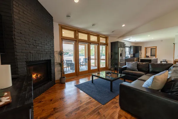 $950,000 | 56814 402nd Avenue, Mazeppa, MN 55956