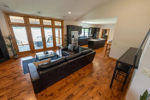 $950,000 | 56814 402nd Avenue, Mazeppa, MN 55956