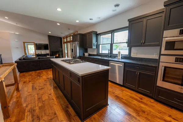$950,000 | 56814 402nd Avenue, Mazeppa, MN 55956