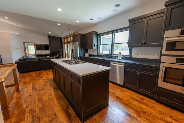 $950,000 | 56814 402nd Avenue, Mazeppa, MN 55956