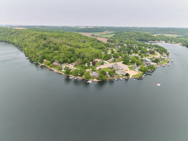 $950,000 | 56814 402nd Avenue, Mazeppa, MN 55956