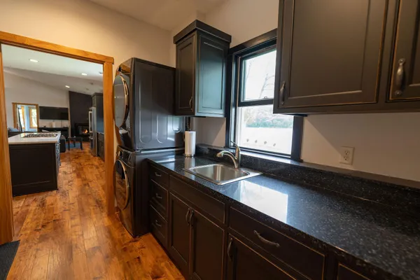 $950,000 | 56814 402nd Avenue, Mazeppa, MN 55956