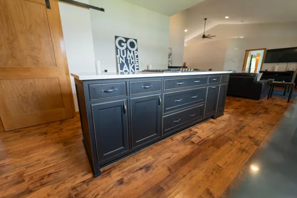 $950,000 | 56814 402nd Avenue, Mazeppa, MN 55956