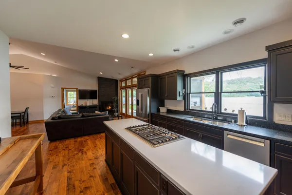 $950,000 | 56814 402nd Avenue, Mazeppa, MN 55956