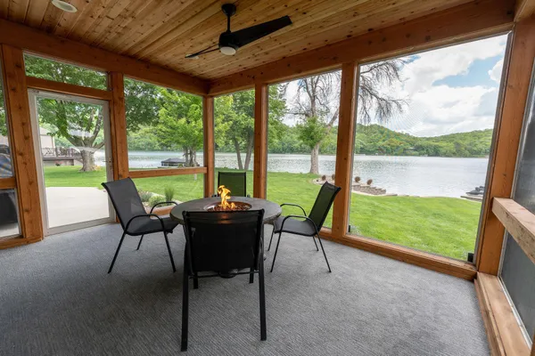 $950,000 | 56814 402nd Avenue, Mazeppa, MN 55956