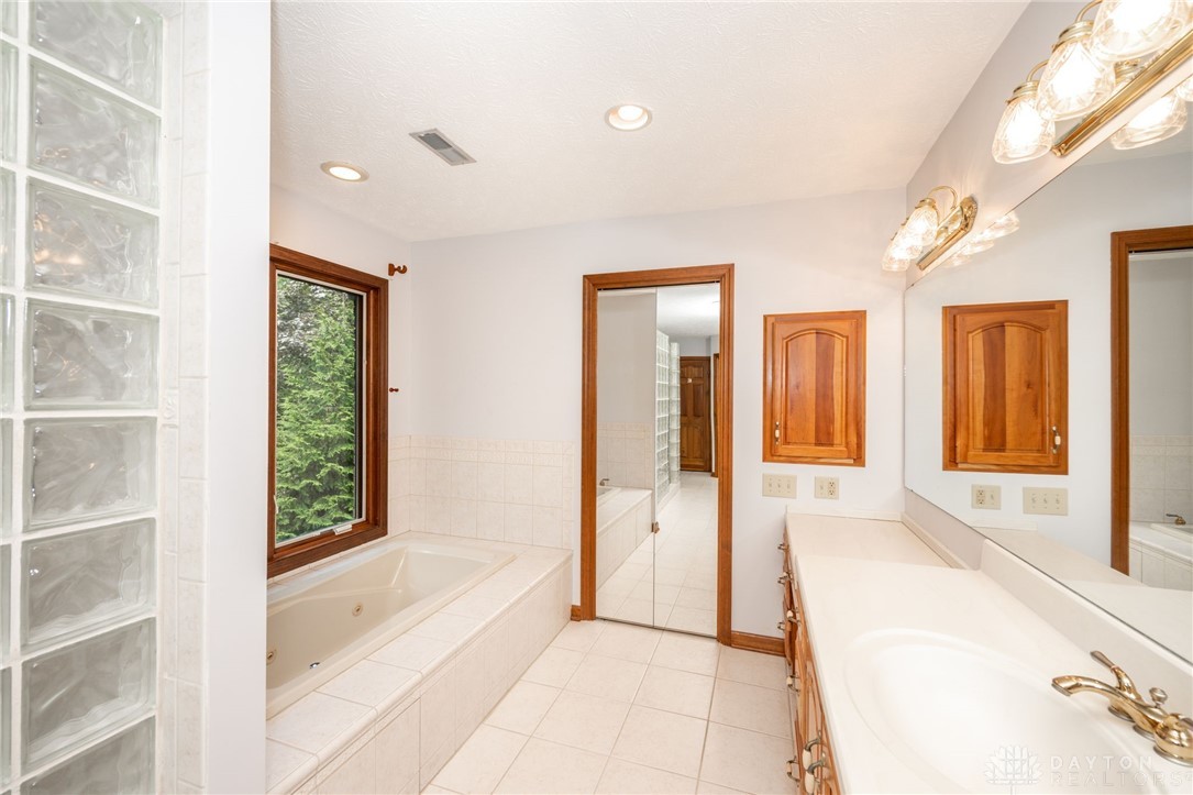 8531 Eagle Ridge Springboro, OH 45066 - Photo 49 of 78 Gallery Image 49