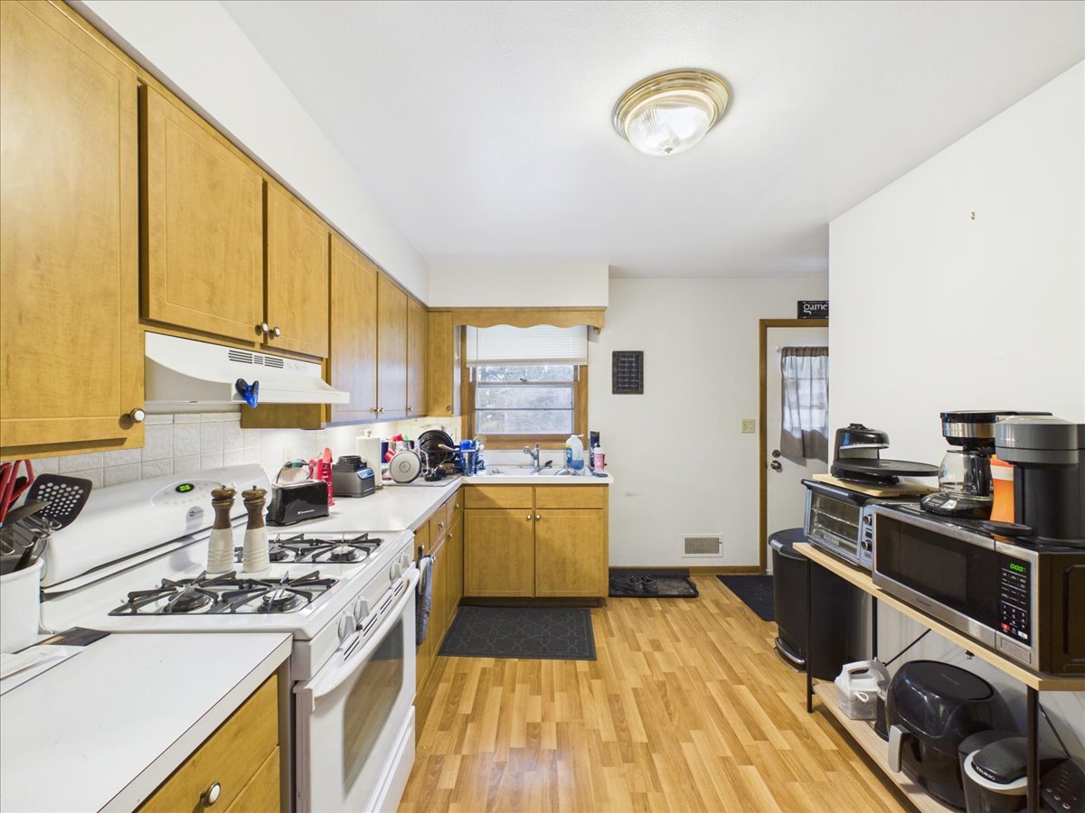 409 Glendale Road Loves Park, IL 61111 - Photo 7 of 49 Gallery Image 7
