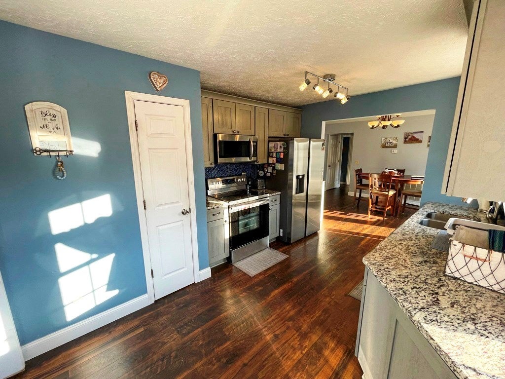 335 Rickey Road Max Meadows, VA 24360 - Photo 9 of 42 Gallery Image 9