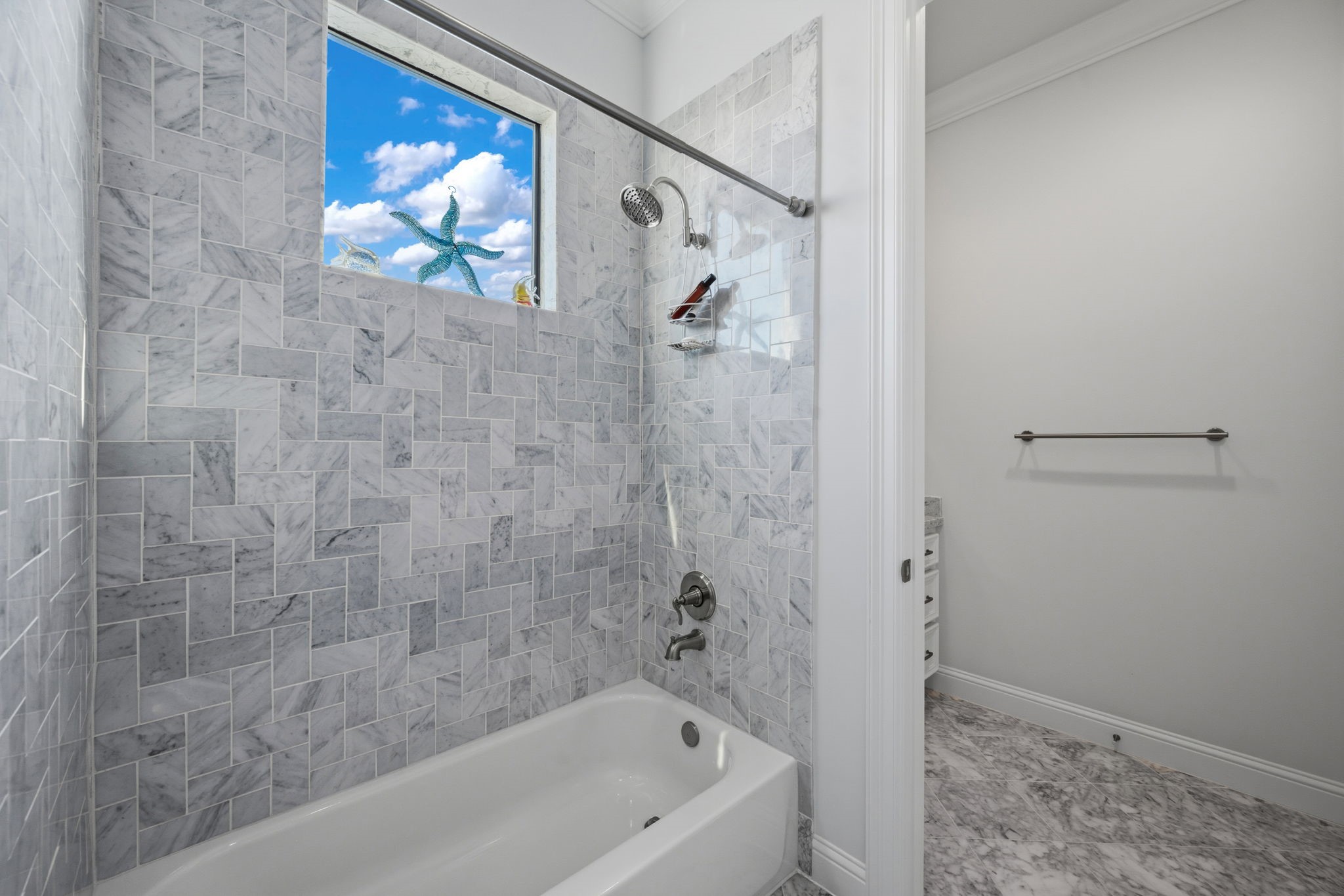 1235 West Bell Street, Unit A Houston, TX 77019 - Photo 29 of 38 Beautiful tilework illuminated by natural light.