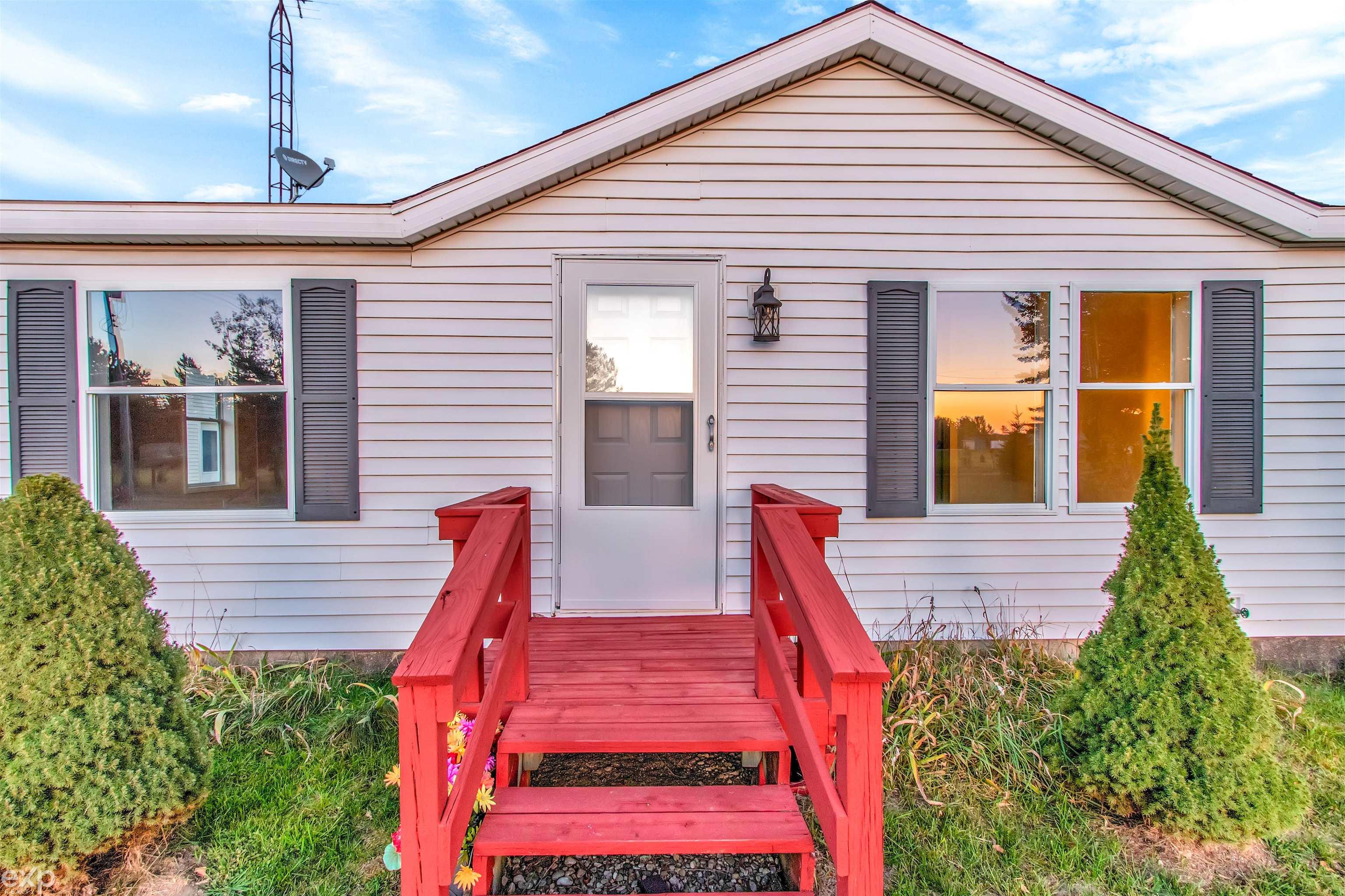 9647 Center Road Fostoria, MI 48435 - Photo 5 of 29