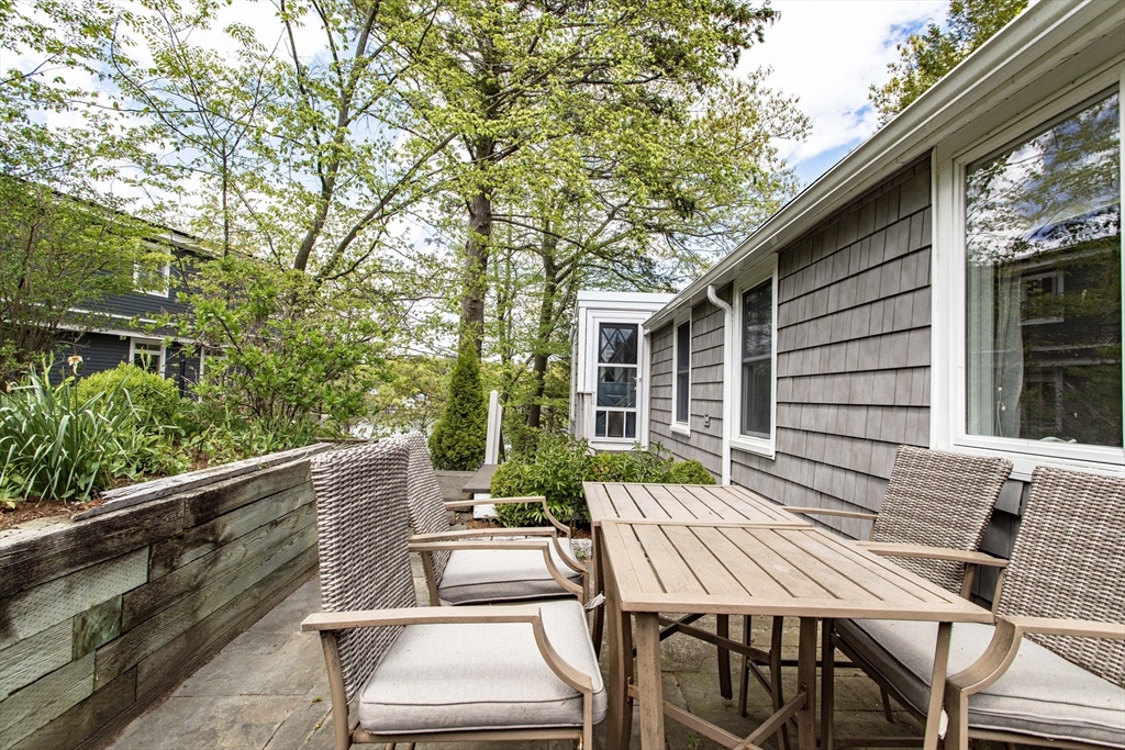 97 Dudley Road Wayland, MA 01778 - Photo 6 of 36 Gallery Image 6