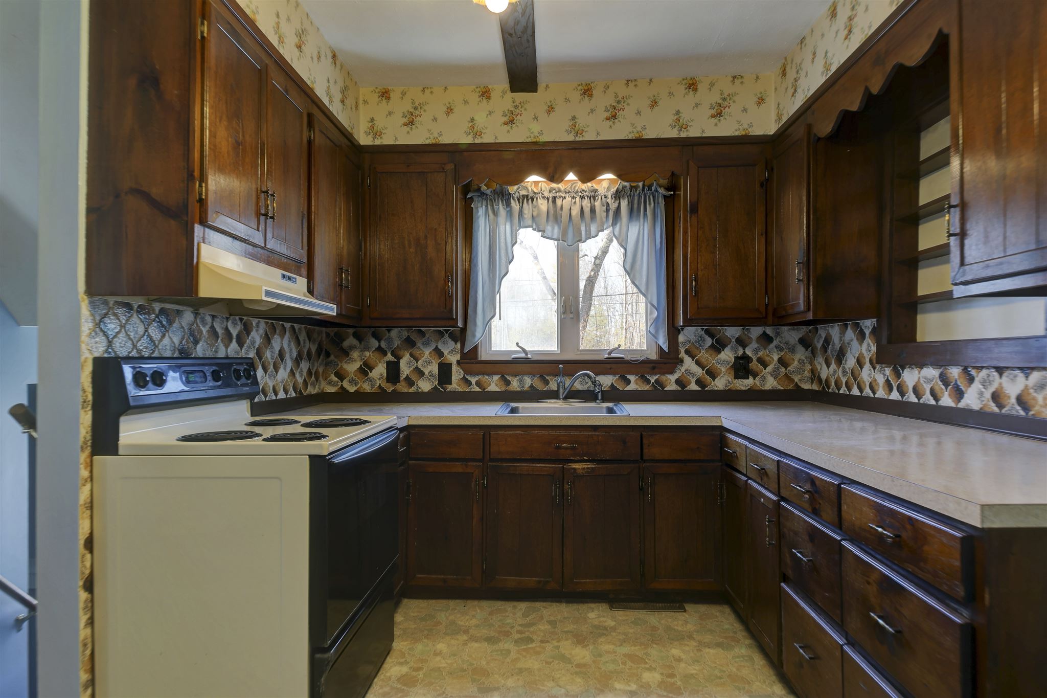 129 Danforth Lane Madison, NH 03875 - Photo 6 of 40