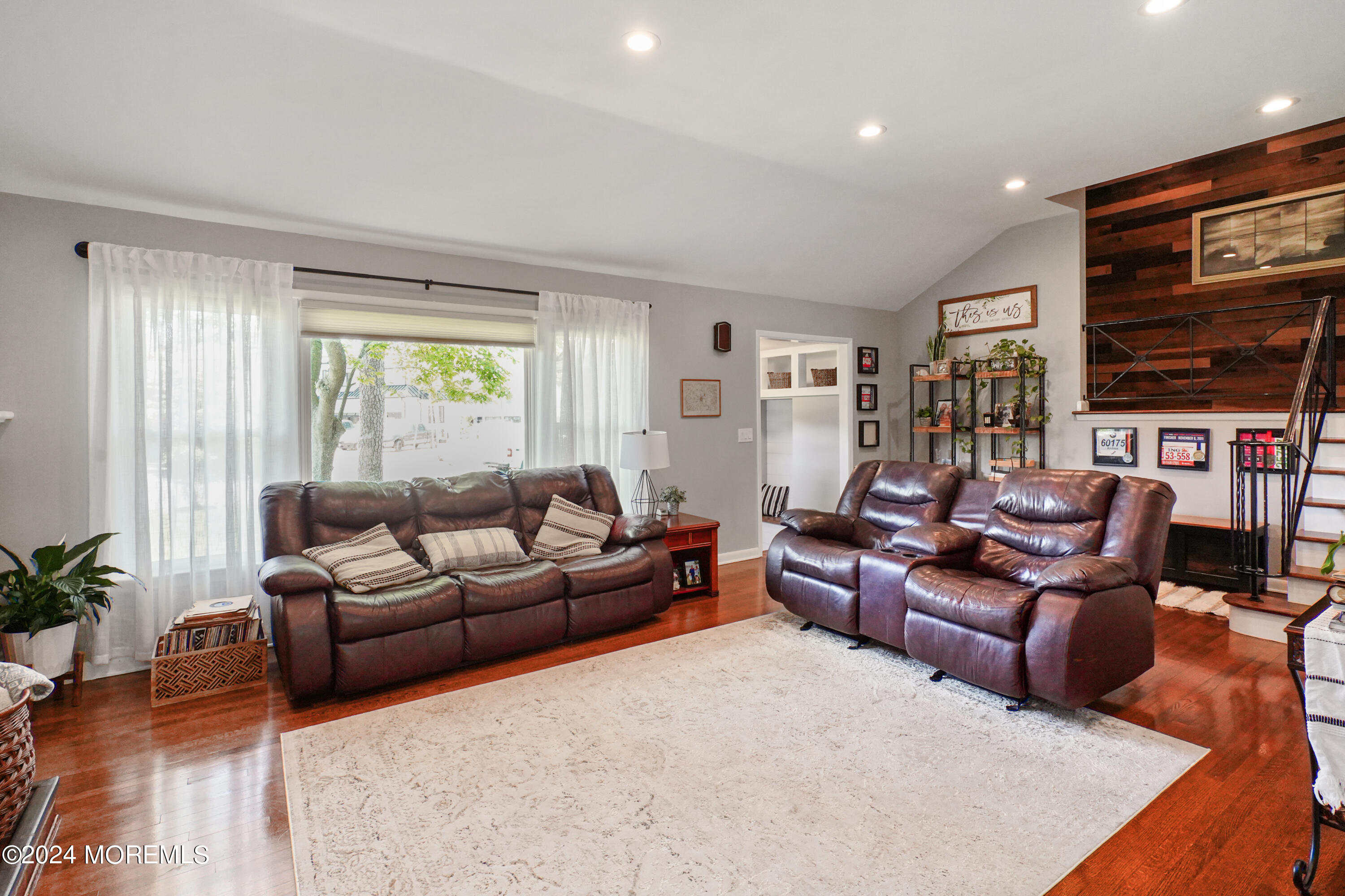 2546 River Road Manasquan, NJ 08736 - Photo 12 of 49 Living Room