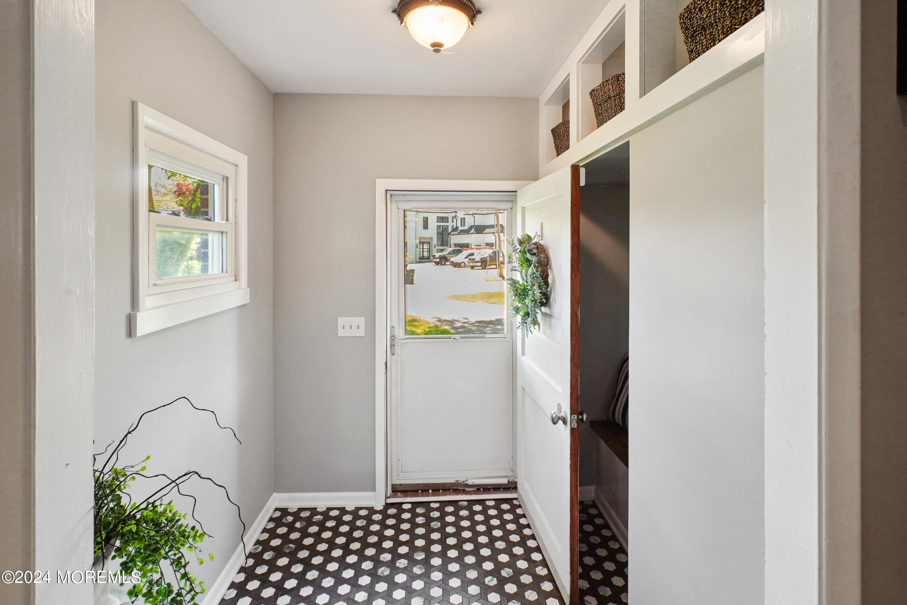 2546 River Road Manasquan, NJ 08736 - Photo 8 of 49 Foyer