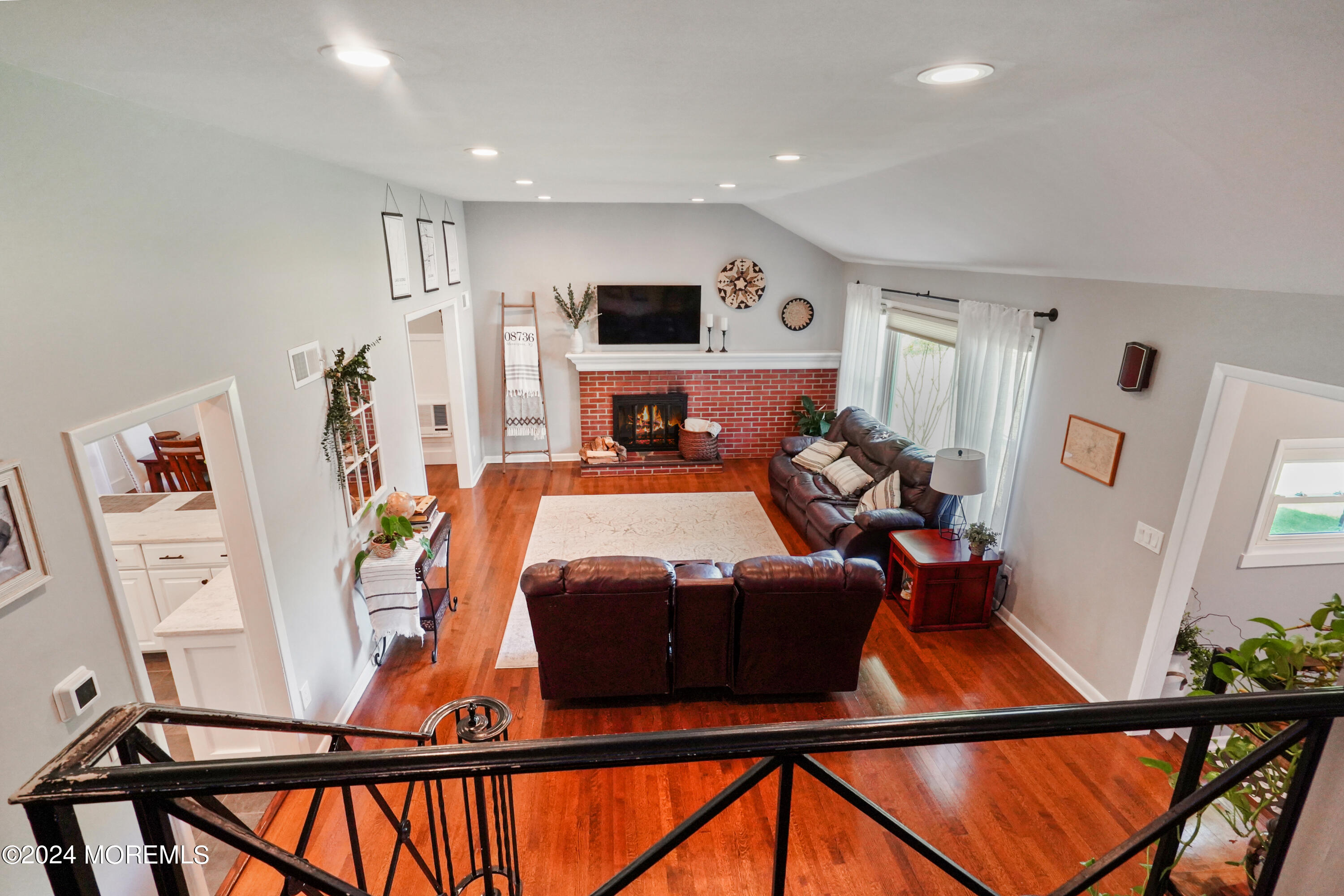 2546 River Road Manasquan, NJ 08736 - Photo 10 of 49 Living Room