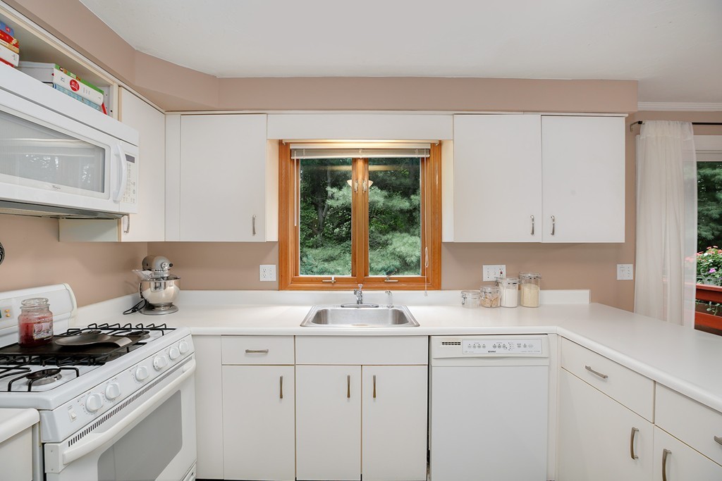 705 Irving Road, Unit 705 Randolph, MA 02368 - Photo 10 of 25 Gallery Image 10