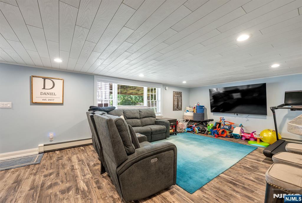 31 Osceola Road Wayne, NJ 07470 - Photo 28 of 44