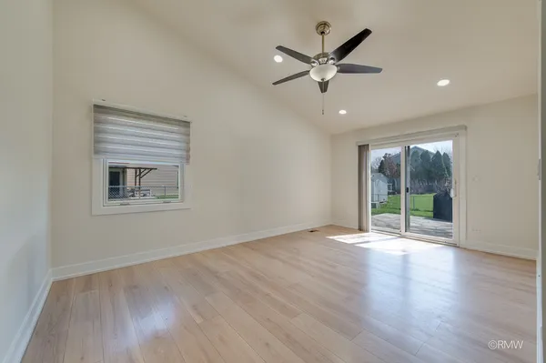 $2,500 | 359 Chaparral Circle, Elgin, IL 60120