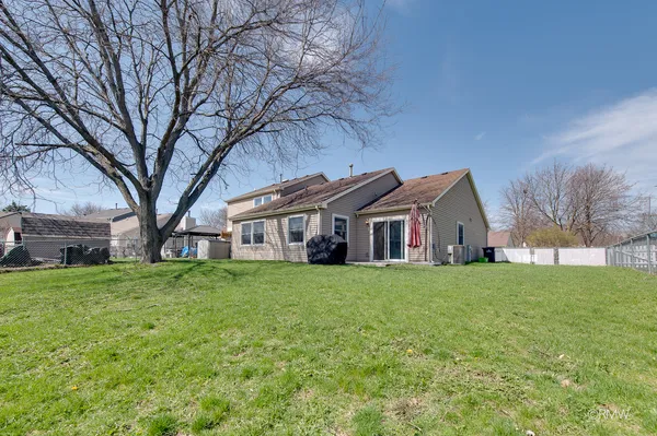 $2,500 | 359 Chaparral Circle, Elgin, IL 60120