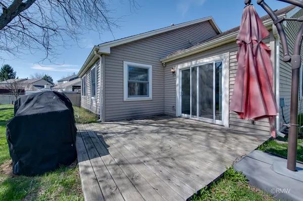 $2,500 | 359 Chaparral Circle, Elgin, IL 60120