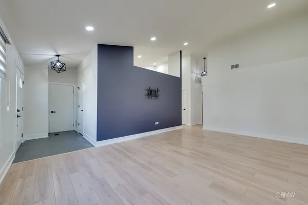 $2,500 | 359 Chaparral Circle, Elgin, IL 60120