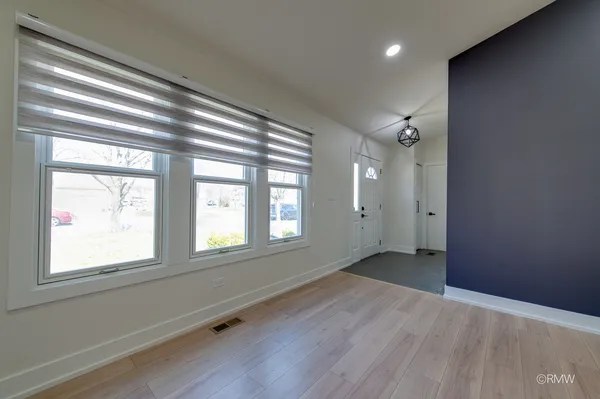 $2,500 | 359 Chaparral Circle, Elgin, IL 60120