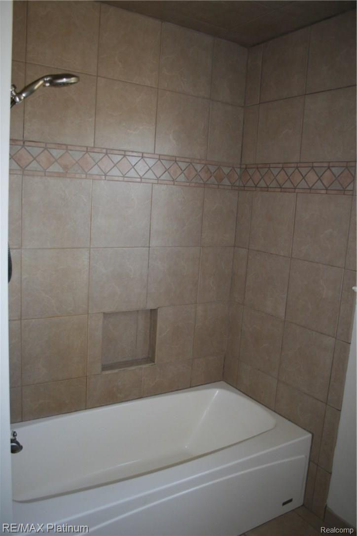 6198 Dutcher Road Howell, MI 48843 - Photo 13 of 23 IMG_3552.JPG