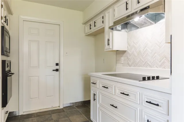 $1,950 | 431 Topsail Way, Crosby, TX 77532