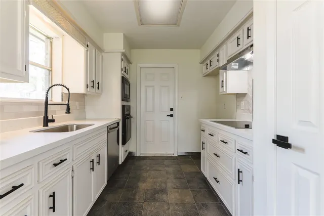 $1,950 | 431 Topsail Way, Crosby, TX 77532