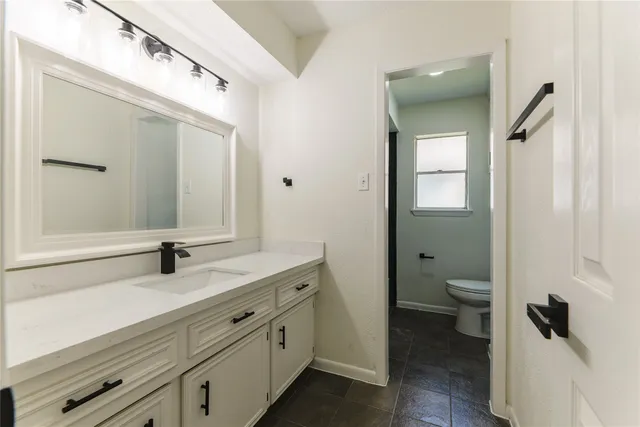 $1,950 | 431 Topsail Way, Crosby, TX 77532