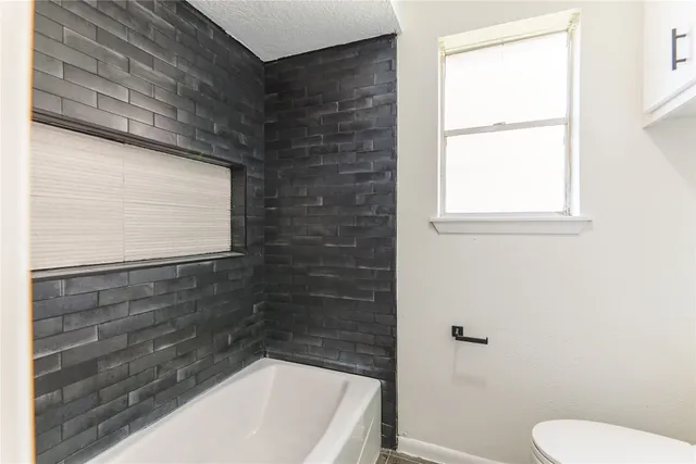 $1,950 | 431 Topsail Way, Crosby, TX 77532