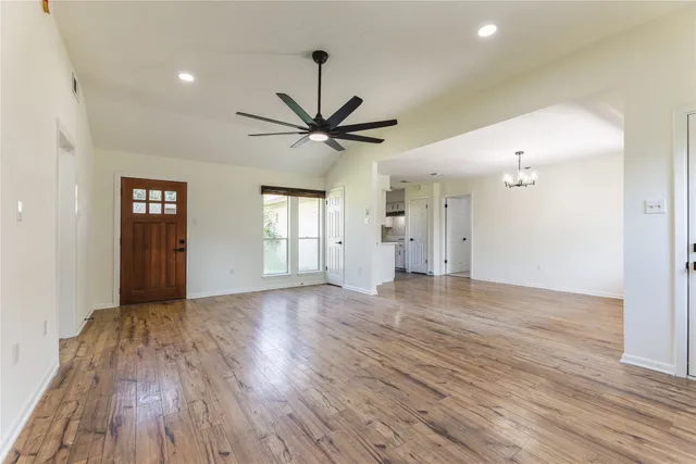 $1,950 | 431 Topsail Way, Crosby, TX 77532