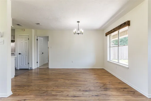 $1,950 | 431 Topsail Way, Crosby, TX 77532