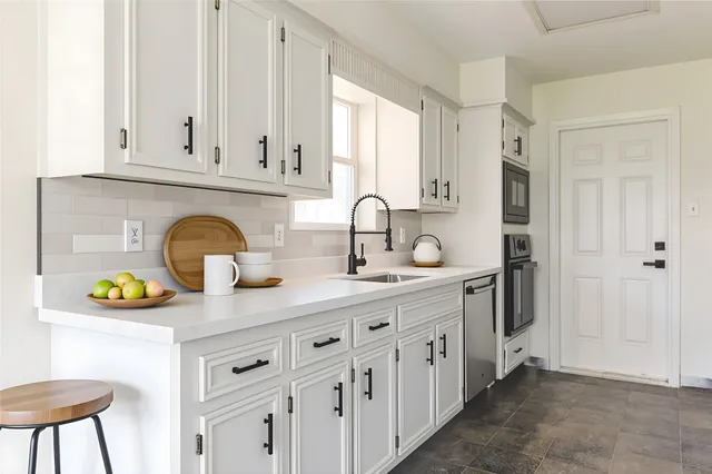 $1,950 | 431 Topsail Way, Crosby, TX 77532