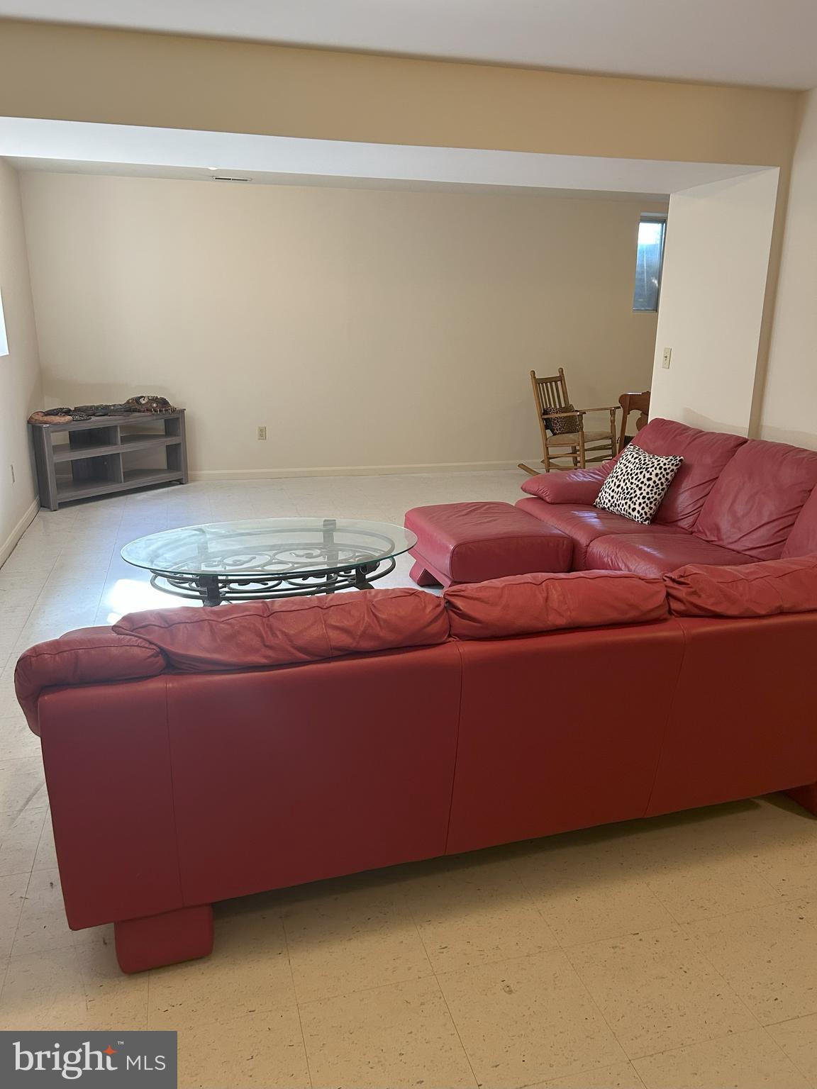 111 Janwall Street Annapolis, MD 21403 - Photo 17 of 32 a room with furniture and a wooden floor