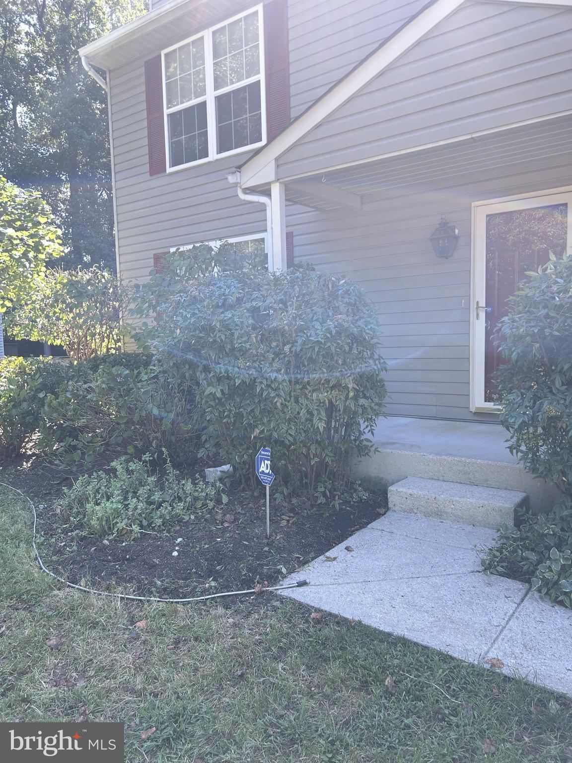 111 Janwall Street Annapolis, MD 21403 - Photo 2 of 32 a backyard of a house