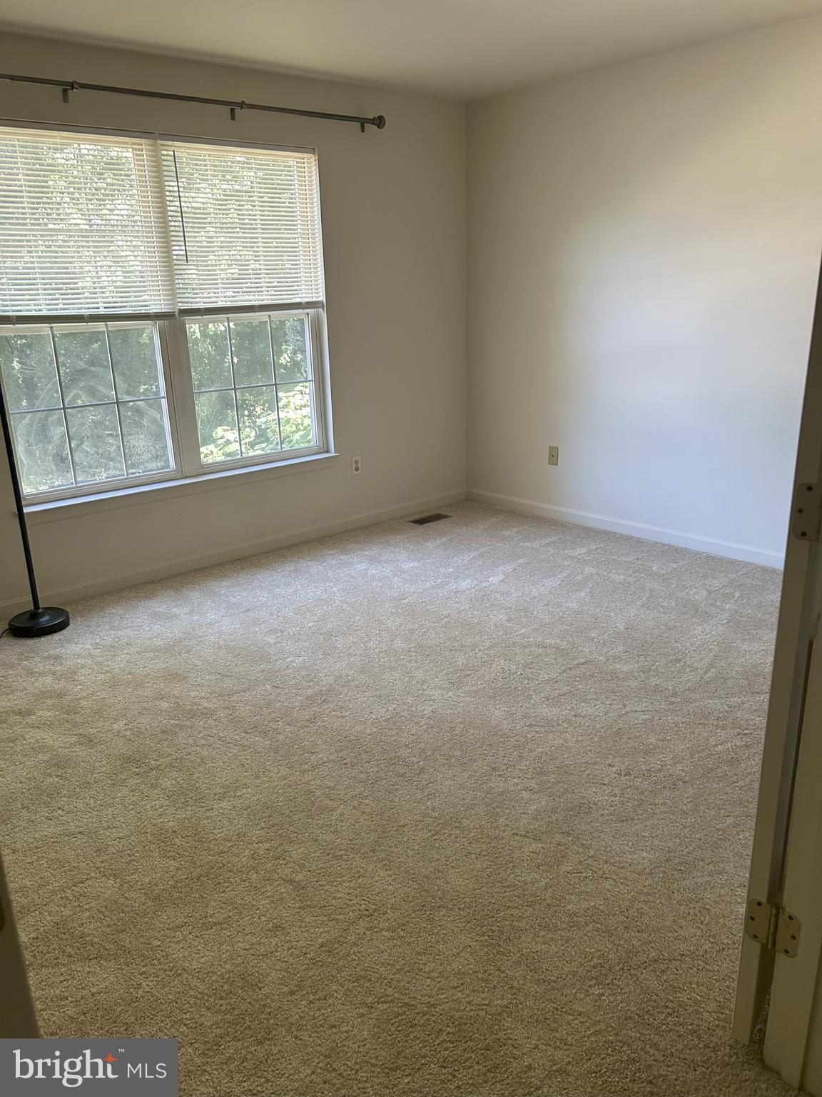 111 Janwall Street Annapolis, MD 21403 - Photo 26 of 32 an empty room with windows