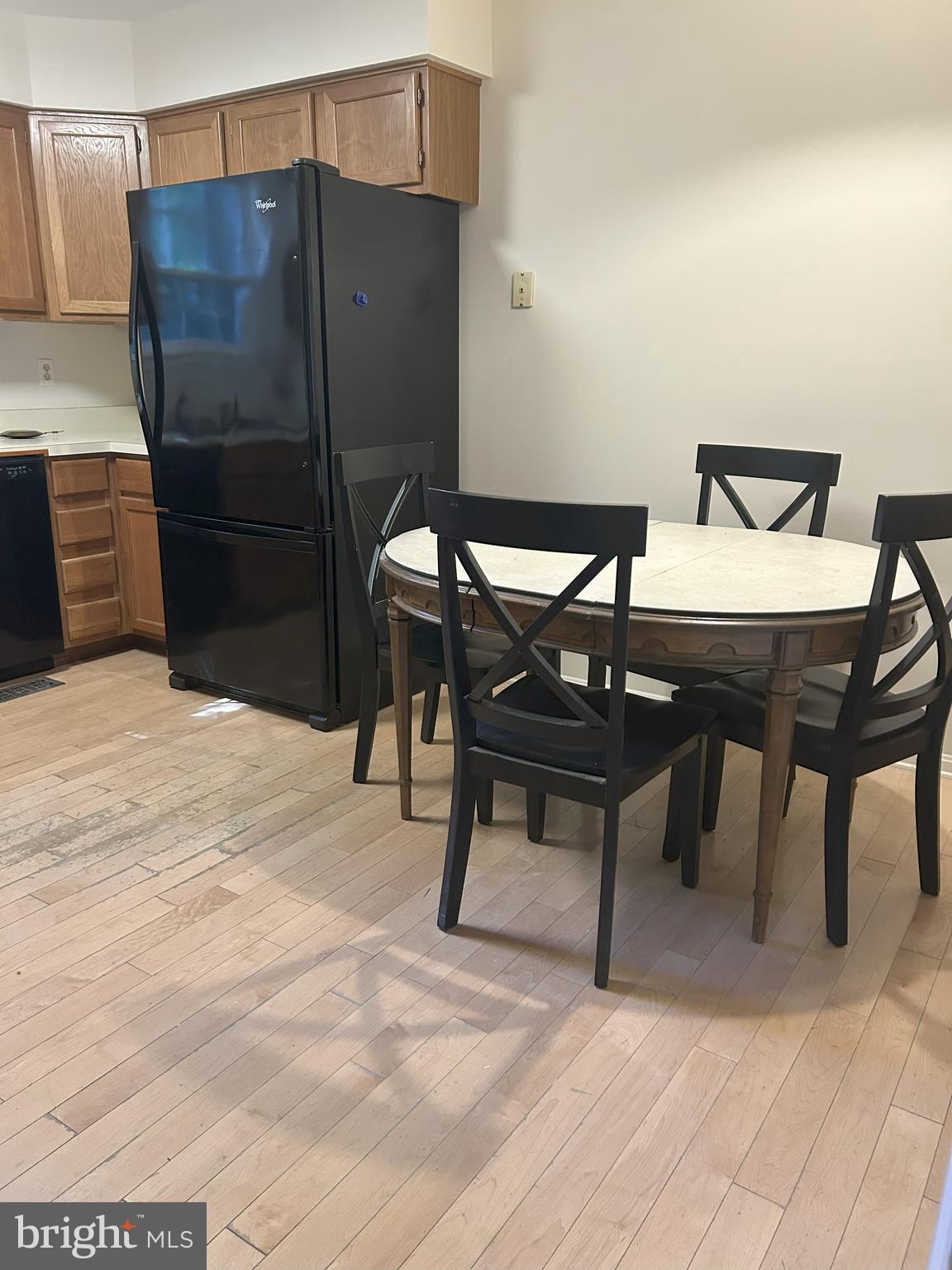 111 Janwall Street Annapolis, MD 21403 - Photo 9 of 32 a kitchen that has a table and chairs in it