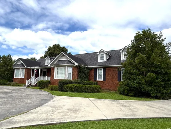 $300,000 | 626 State Rd S-21-1167, Lake City, SC 29560