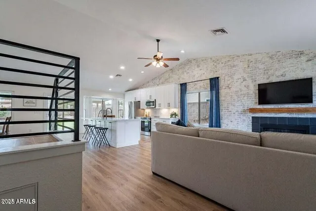 $2,600 | 15026 South 28th Street, Phoenix, AZ 85048