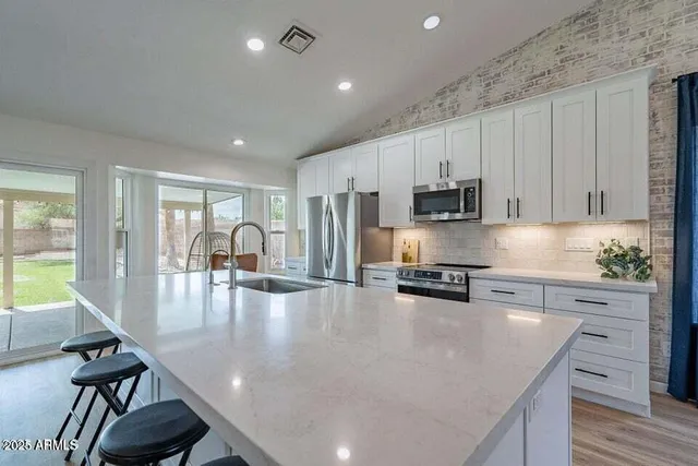 $2,600 | 15026 South 28th Street, Phoenix, AZ 85048