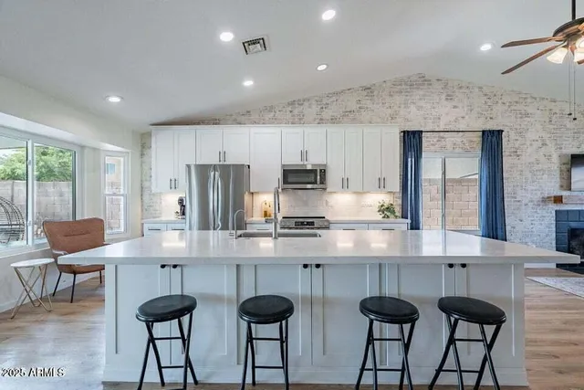 $2,600 | 15026 South 28th Street, Phoenix, AZ 85048