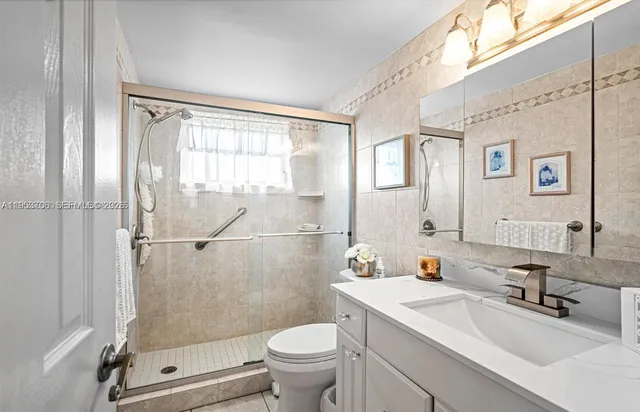 $165,000 | 180 Northeast 12th Avenue, Unit 14E, Hallandale Beach, FL 33009