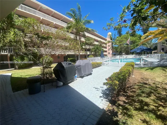 $165,000 | 180 Northeast 12th Avenue, Unit 14E, Hallandale Beach, FL 33009