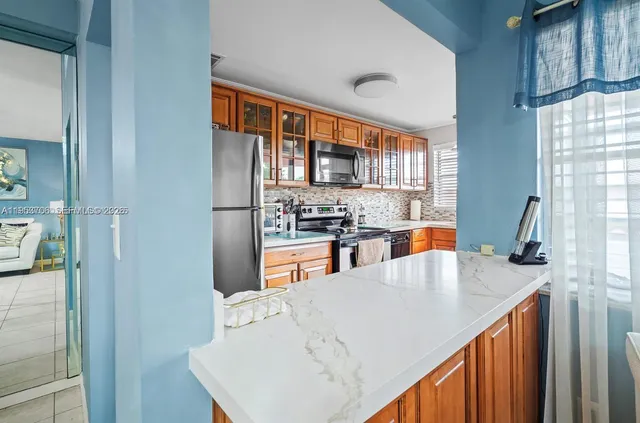 $165,000 | 180 Northeast 12th Avenue, Unit 14E, Hallandale Beach, FL 33009