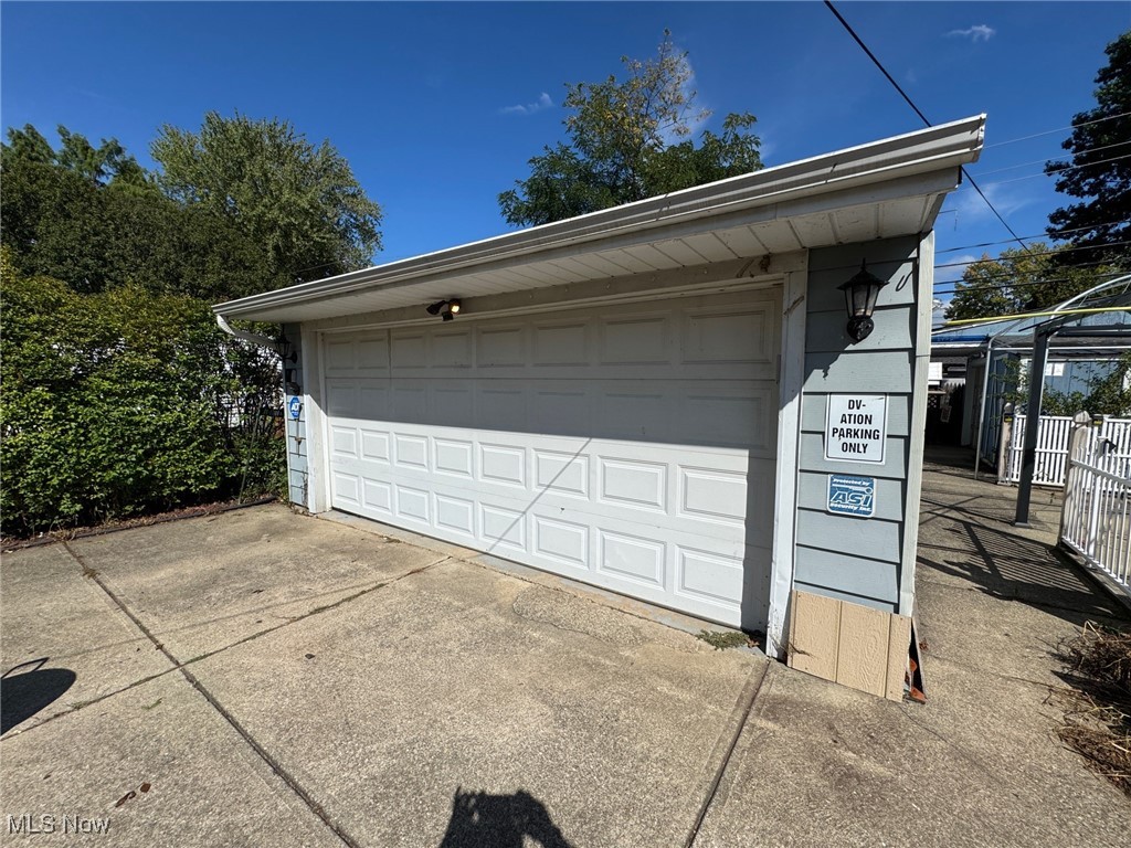 725 Pendley Road Willowick, OH 44095 - Photo 35 of 36 View of detached garage