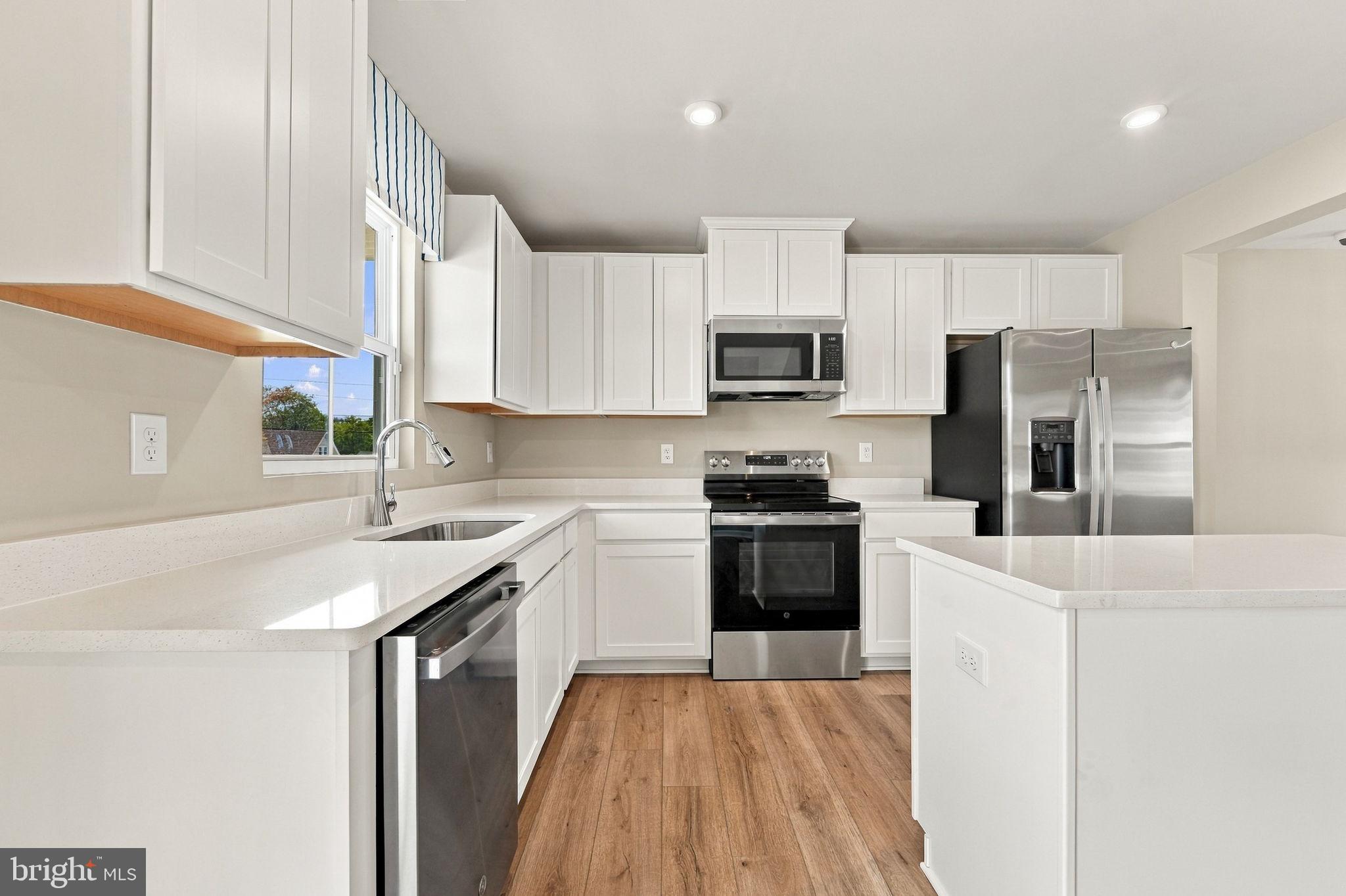 1180 West Walnut Road, Unit F34 Vineland, NJ 08360 - Photo 20 of 44 Eat-In Kitchen
